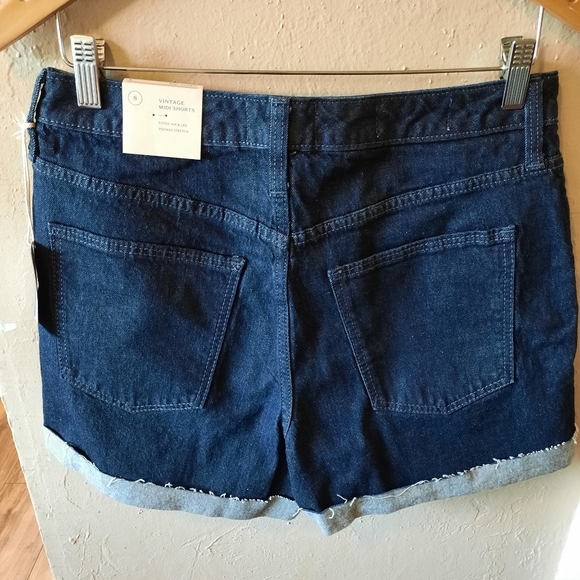 Women's size 8 Jean Shorts. - Picture 2 of 3